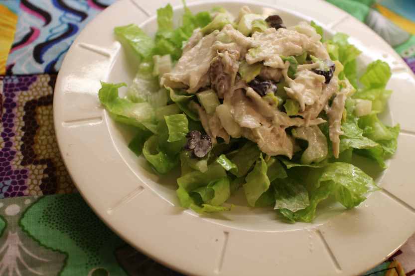 2013 0130 IMG_0608 Chicken salad on lettuce