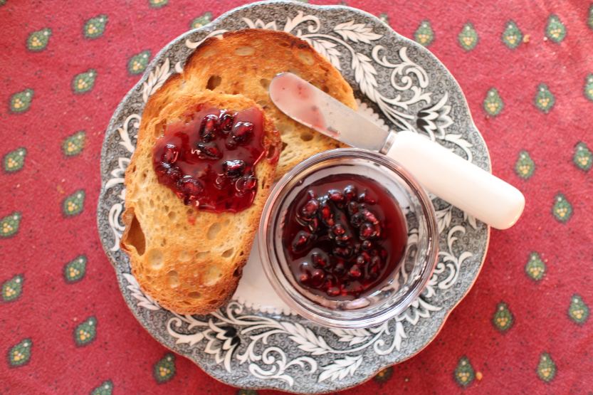 2014 0119 IMG_3691 Pomegranate jam served