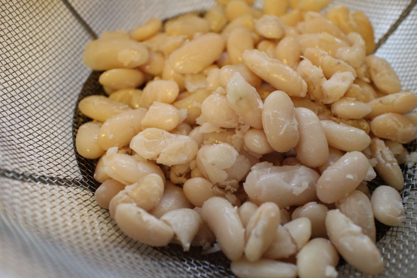 Cooked white beans