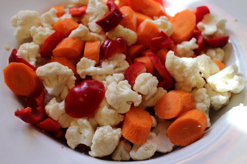 2014 1109 Chopped cauliflower, carrots and red peppers