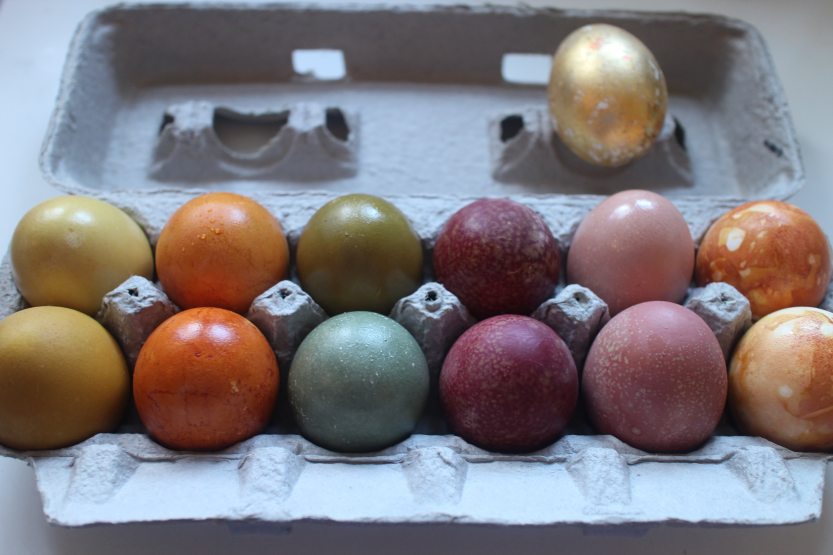 20200412 Easter eggs with gold egg IMG_8063